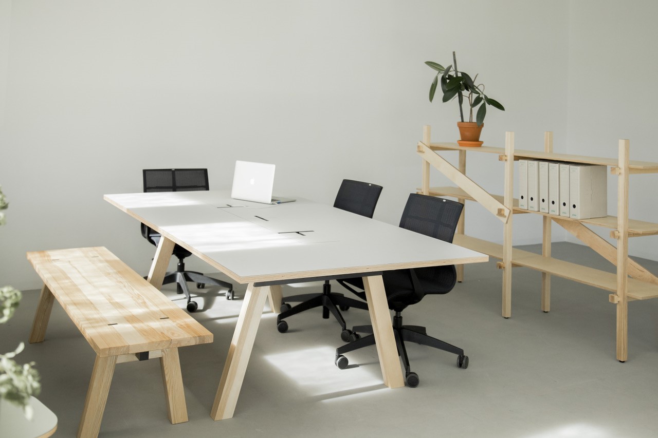 Jak na dokonale ergonomický pracovní stůl? TAK!
