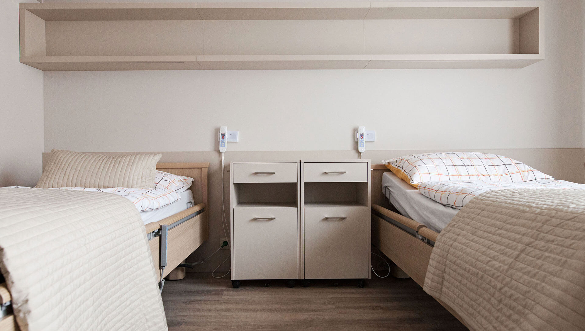 Furniture for doctor’s practices, hospitals and laboratories